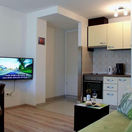 Apartment Ljubica Kastel Gomilica Kaštela Екстериор снимка