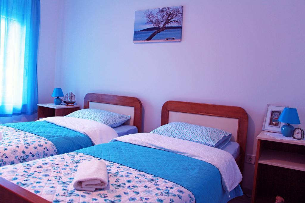 Apartment Ljubica Kastel Gomilica Kaštela Екстериор снимка